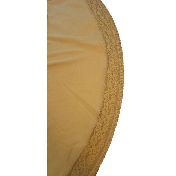 Vintage Harvest Gold Tablecloth Oval Lace Edge Knit Mid Century Cottage 64x100 - Picture 3 of 5